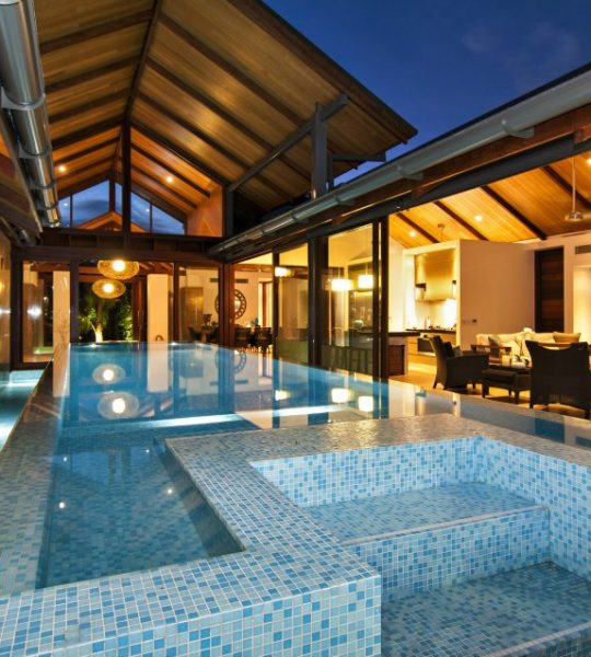 5 Beachfront Mirage - Port Douglas - exterior pool night